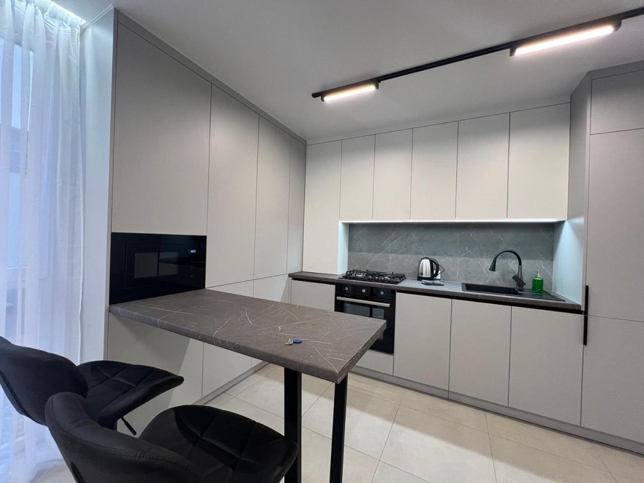 Apartments Vip Avalon Lviv Kültér fotó
